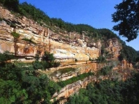 四面山的丹霞地貌景观：土地岩景区